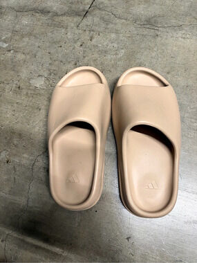 Adidas Yeezy Slides Beige/Cream Size 6
